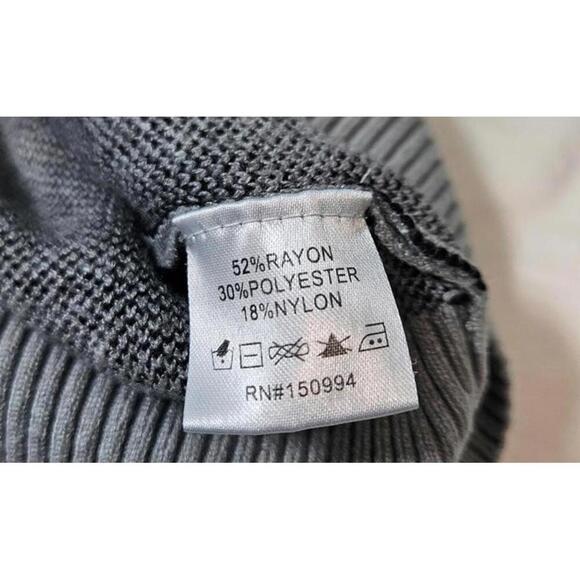 Nikka K Women's Gray Cropped Knit Sweater with Cross Design Size Large - Picture 6 of 8